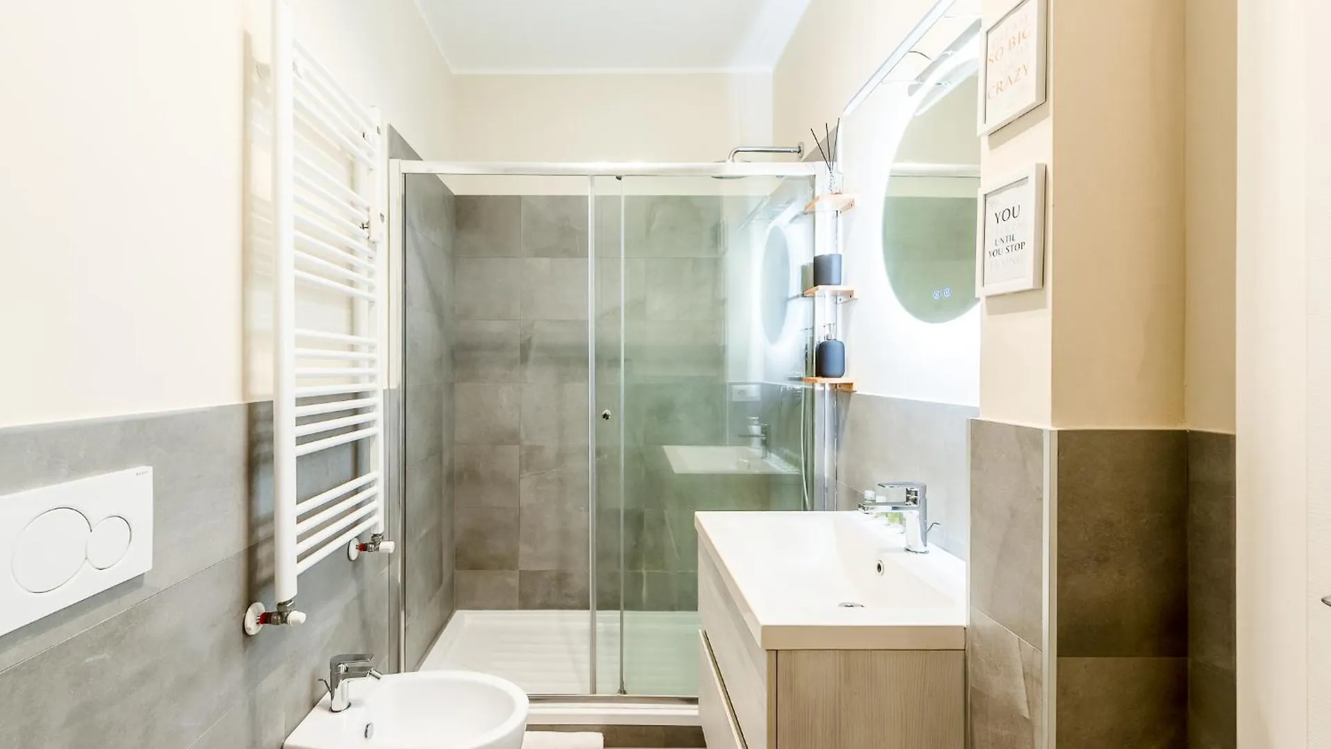 Carlotta Suite - Repubblica City Center By Innstay Milán 0*,  Italia
